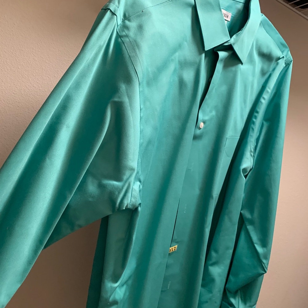 Men’s dress shirt